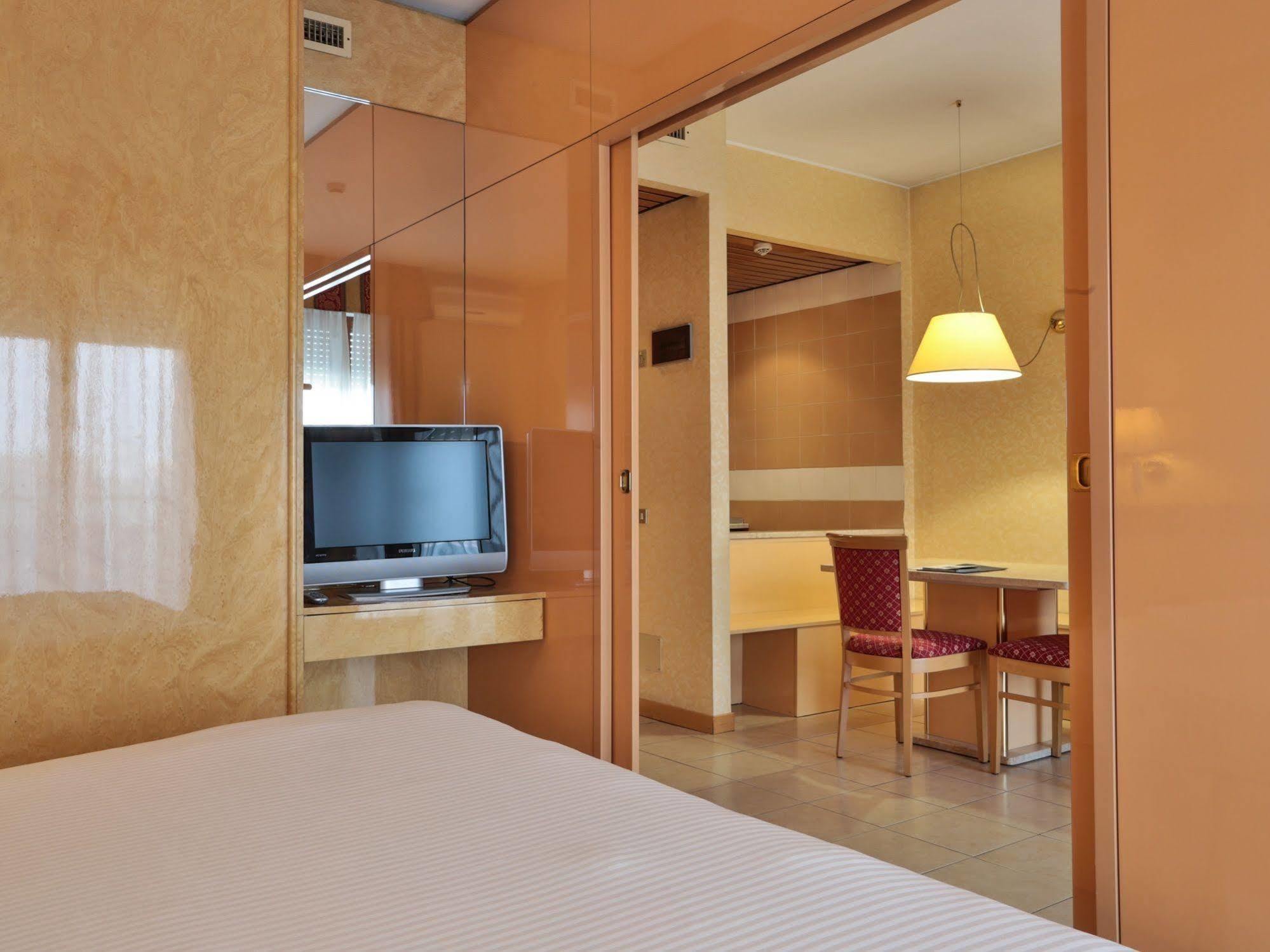 Unaway Hotel & Residence Quark Due Milano Екстер'єр фото