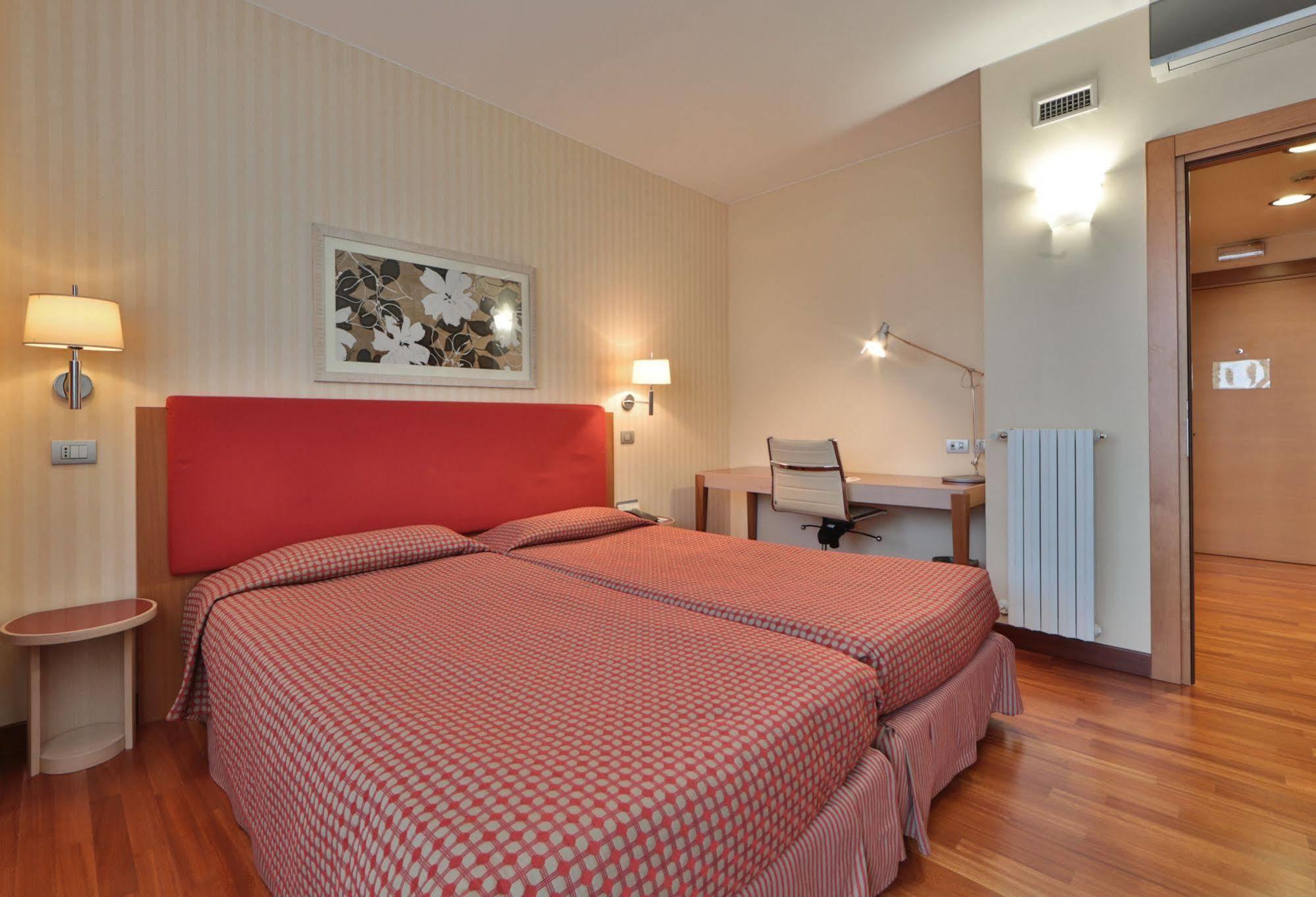 Unaway Hotel & Residence Quark Due Milano Екстер'єр фото
